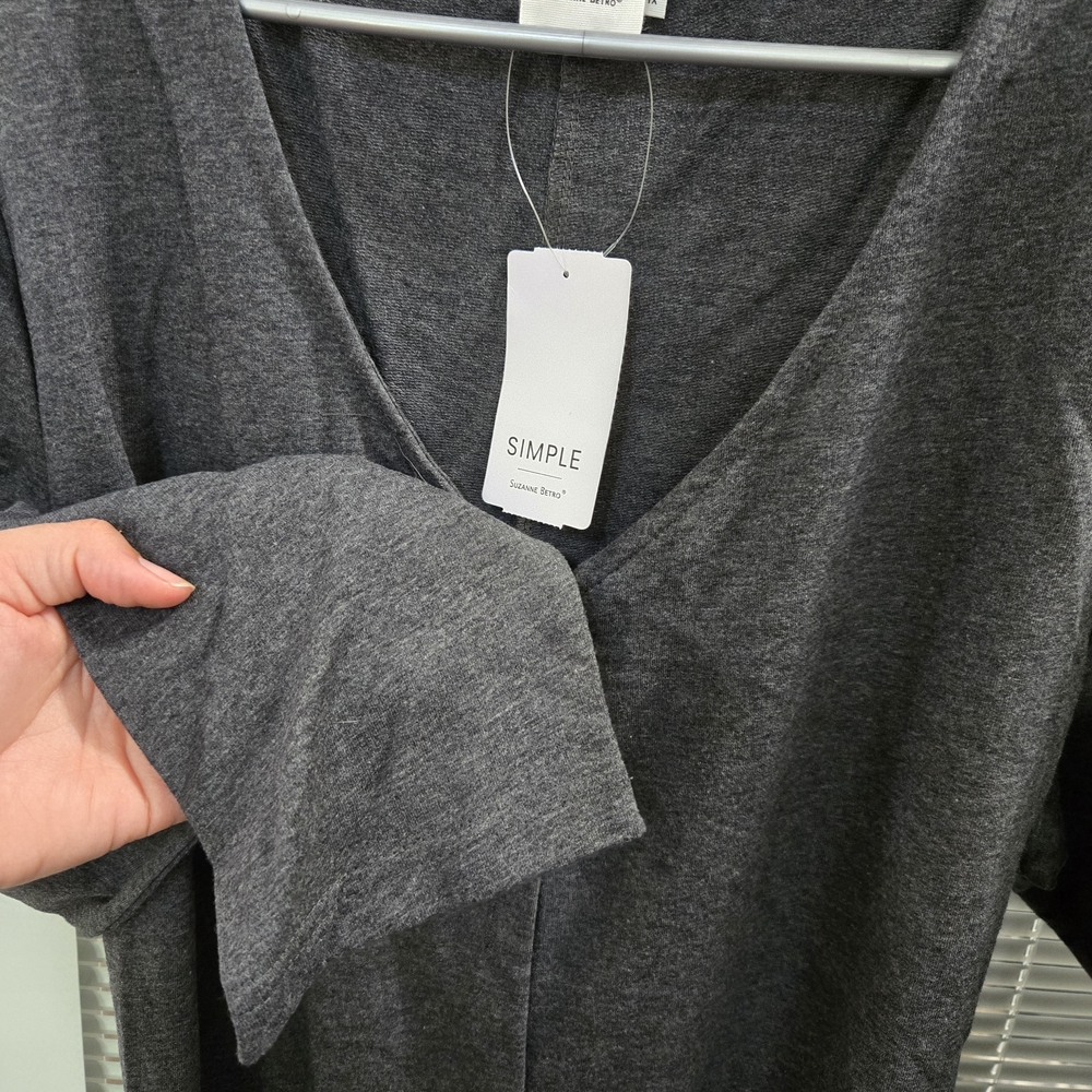 Simple Gray Top - Picture 3 of 7
